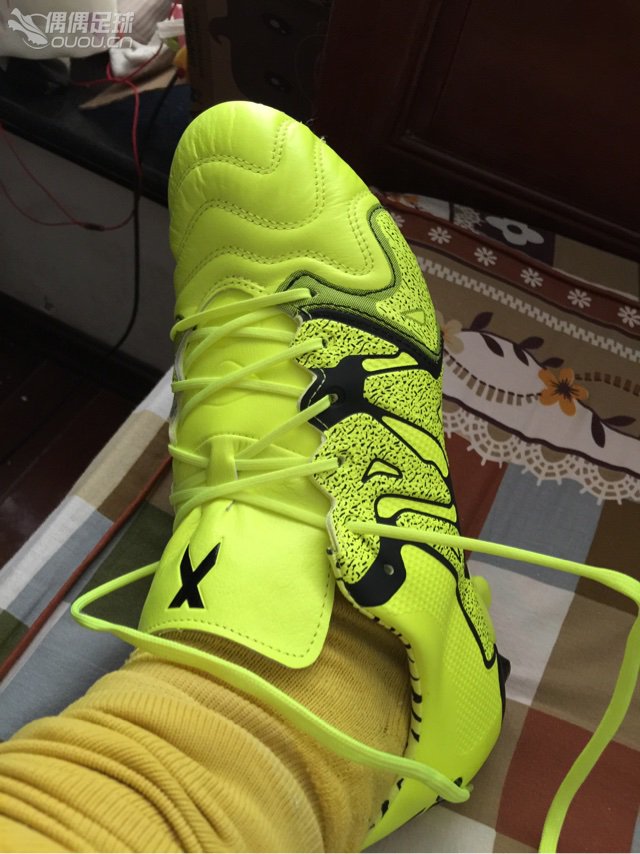 看了不准笑!我这脚穿x15.1根本不行啊????,怎么办!求推荐一款合适宽脚的顶级球鞋吧??