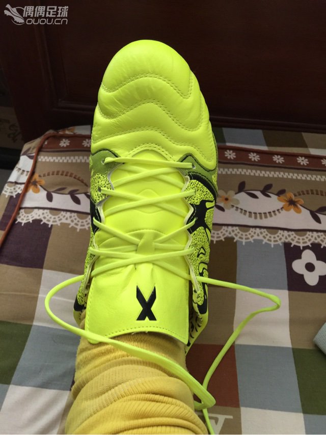 看了不准笑!我这脚穿x15.1根本不行啊????,怎么办!求推荐一款合适宽脚的顶级球鞋吧??