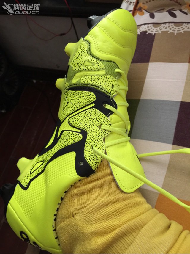 看了不准笑!我这脚穿x15.1根本不行啊????,怎么办!求推荐一款合适宽脚的顶级球鞋吧??