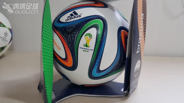 今天五折又买了个球