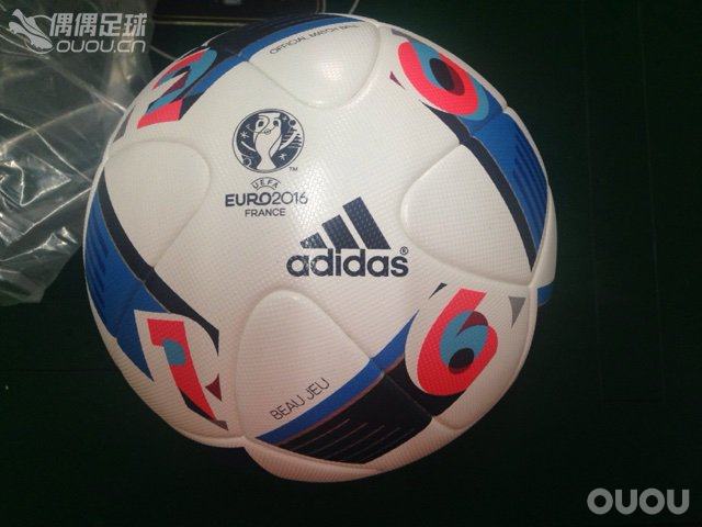 新入球,不太喜欢这个气孔设计,晚上实战!