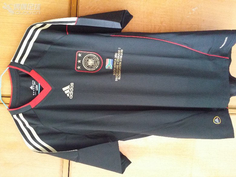 新入一件2010德国黑金客场, 求大神帮忙鉴定