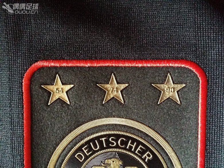 新入一件2010德国黑金客场, 求大神帮忙鉴定