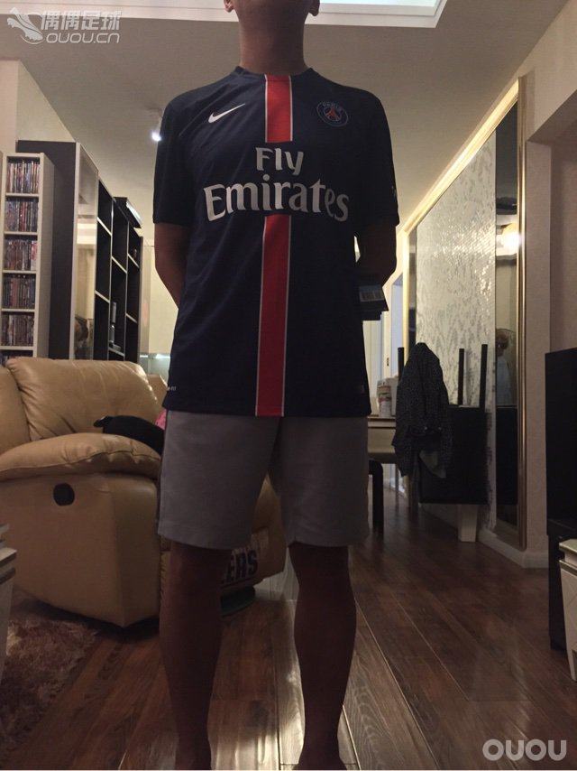 朋友从巴黎旗舰店带回的大巴黎球迷版!迫不急待给大家展示一下。