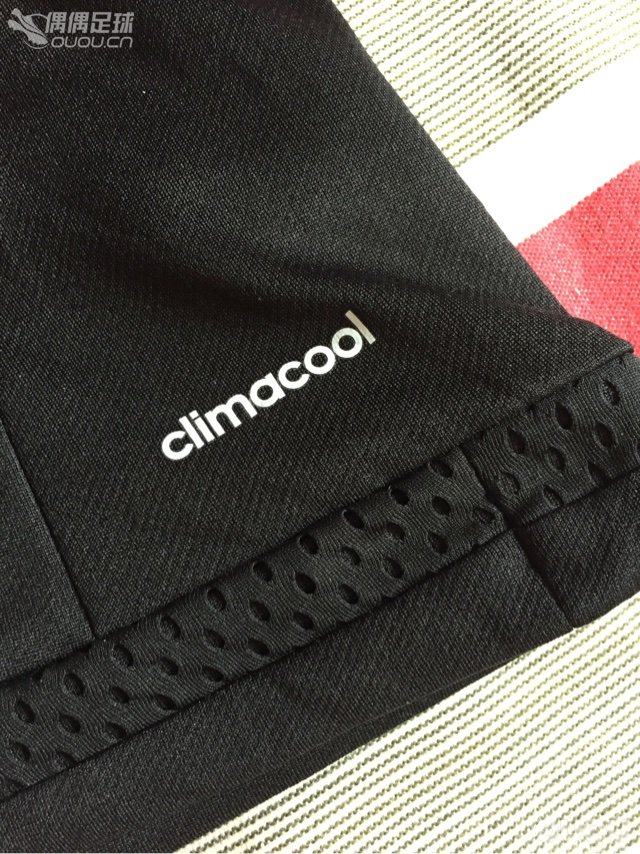 各位高手,求鉴定真伪,曼联下赛季的第三队服,购于淘宝大力哥足球装备,贴吧football 大力哥.