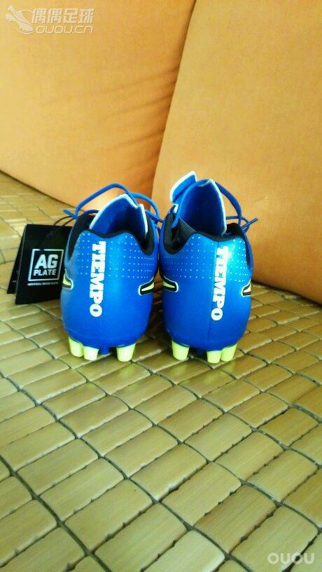 某宝够到中端传奇五一双,求鉴别。个人大概看了一下,应该是正品,中底板用的是尼龙中底。坐等大神。