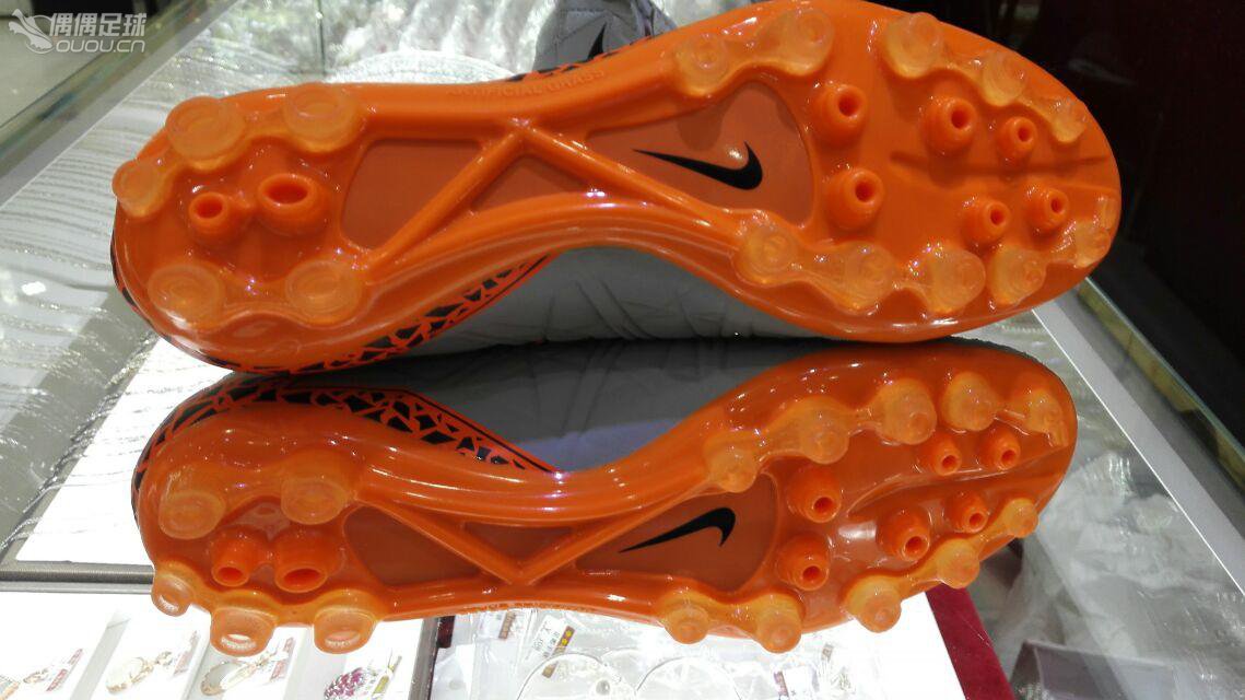 求大神鉴定下 刚某宝到手的毒蜂2两双