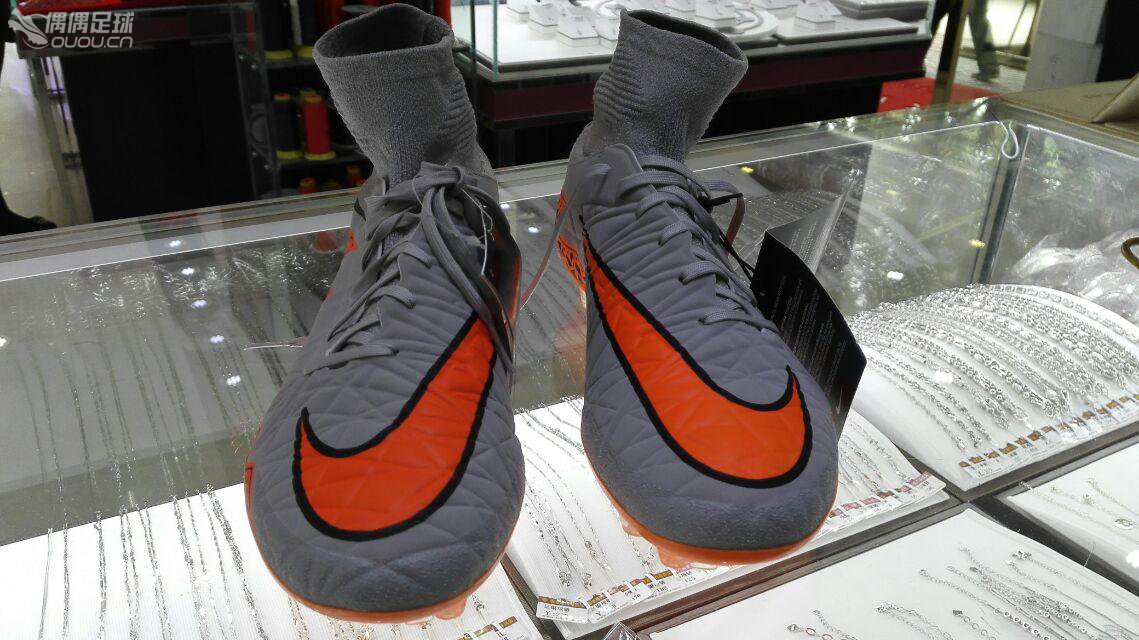 求大神鉴定下 刚某宝到手的毒蜂2两双