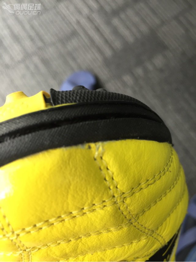 请问鞋子线开了一个怎么搞?剪断还是点点胶啊?