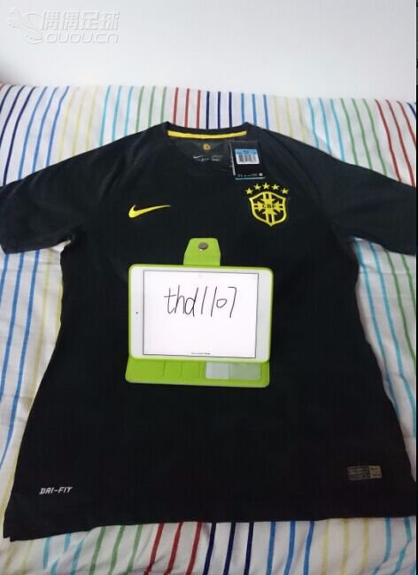 14巴西第二客场深墨绿色球员版,求鉴定