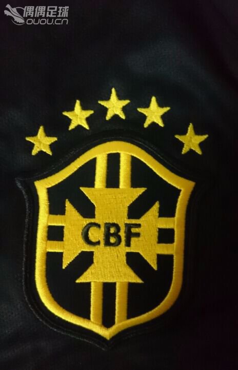14巴西第二客场深墨绿色球员版,求鉴定