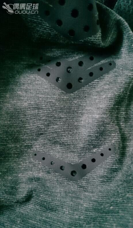 14巴西第二客场深墨绿色球员版,求鉴定