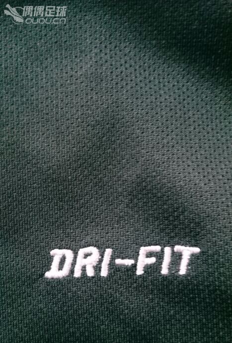 14巴西第二客场深墨绿色球员版,求鉴定