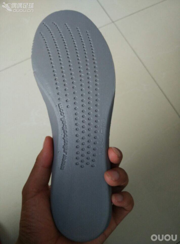 大家帮忙看看这双鞋