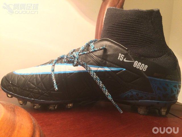 一张流 毒蜂2id 只为纪念这个对于我来说最重要的日子。150808。也就是昨天。我结婚了。