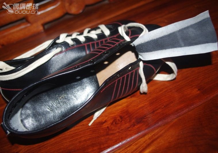 【库存了60多年的4双意大利产全皮手工足球鞋重见天日】&【一个30年代产古董足球】