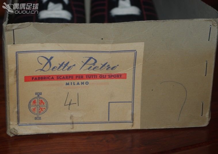 【库存了60多年的4双意大利产全皮手工足球鞋重见天日】&【一个30年代产古董足球】