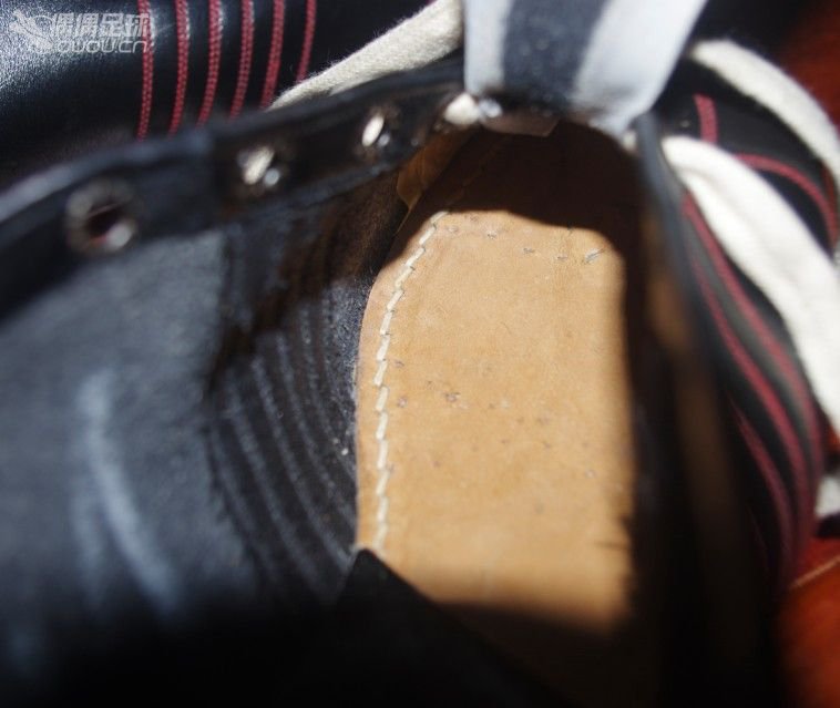 【库存了60多年的4双意大利产全皮手工足球鞋重见天日】&【一个30年代产古董足球】