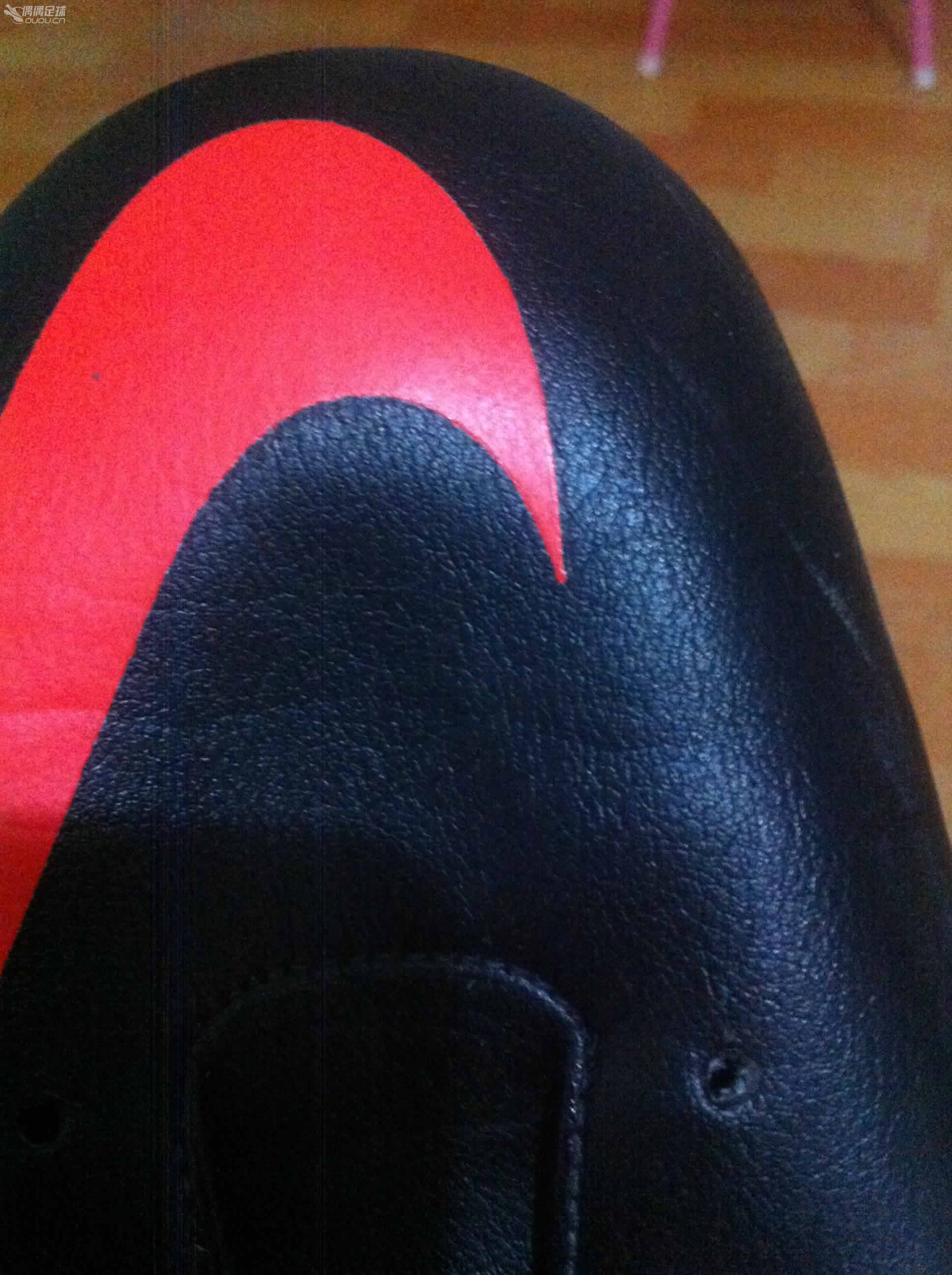 请各位高手帮我看看这鞋是个什么玩意,是不是真的