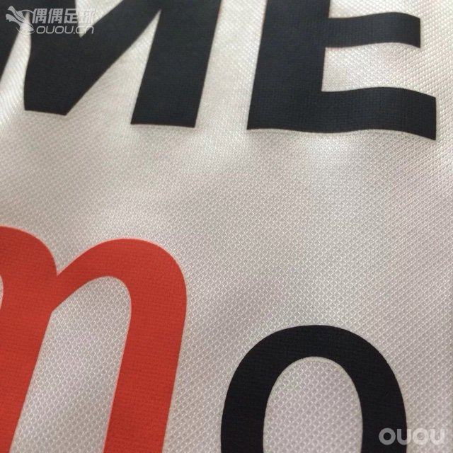 请各位大神鉴定球衣真假