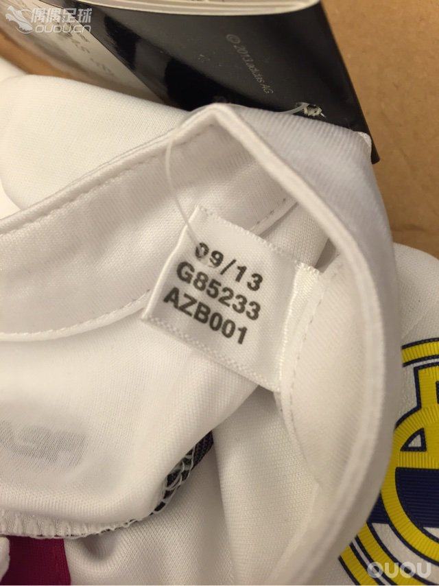 各位大神看看正吗?
x宝上给孩子买的球衣,还顺便让印了号。请各位大神看看细节,是不是正品。感谢!