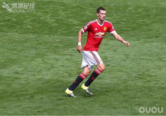 今天穿这套去踢球,师奶附体!