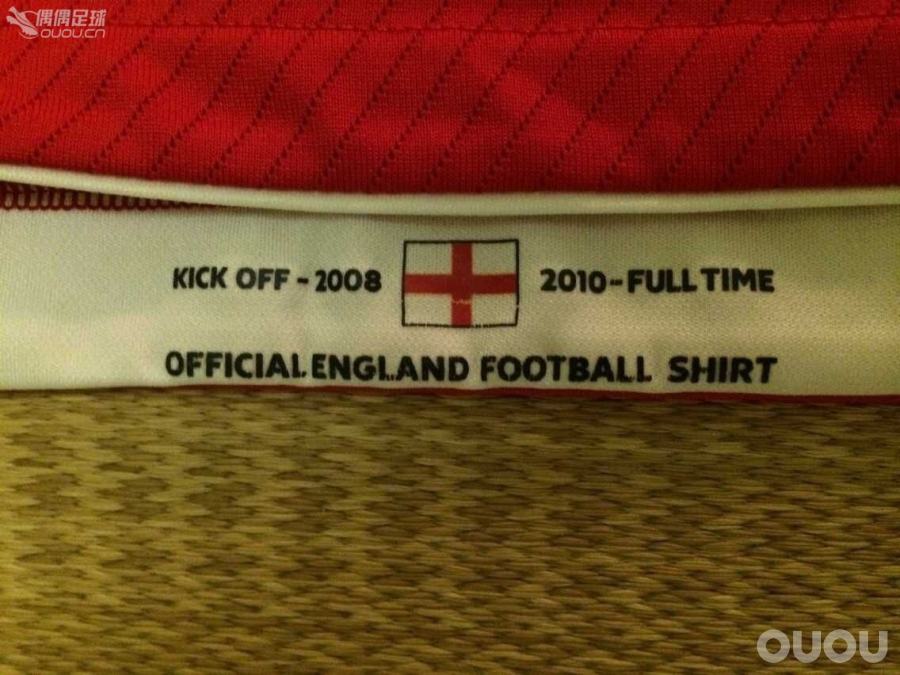 近日收了件小贝的英格兰百场,各位大神帮我看看,正品与否?