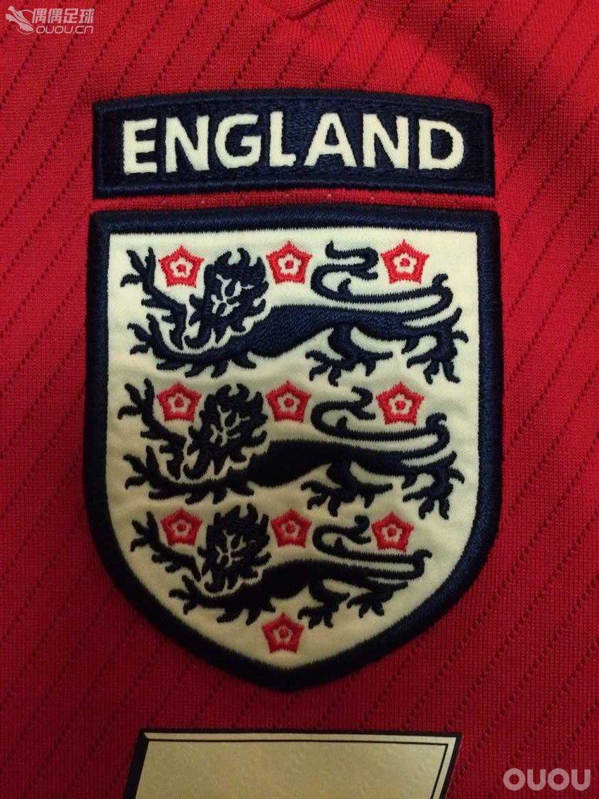 近日收了件小贝的英格兰百场,各位大神帮我看看,正品与否?