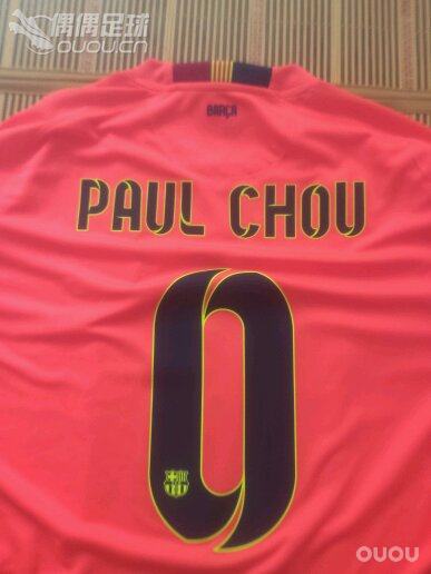 正版球衣加正版印字。可惜衣服大了点。管他呢!期待实战了!