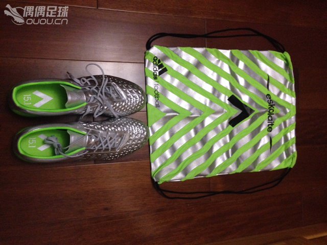 唉落后了各位大哥这么久,我的绿铬终于也到了,似乎已经Out了???算了,还是让我来水一帖吧。