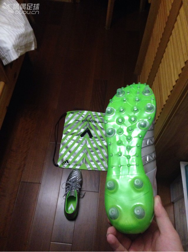 唉落后了各位大哥这么久,我的绿铬终于也到了,似乎已经Out了???算了,还是让我来水一帖吧。