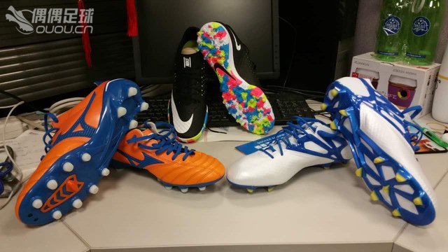 新收的三双鞋子。穿着都很舒服,小瘦脚穿小瘦鞋?