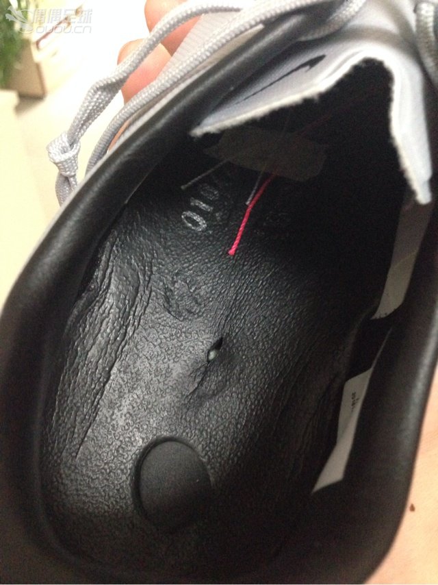 刺客10Tf鞋底有个孔正常么