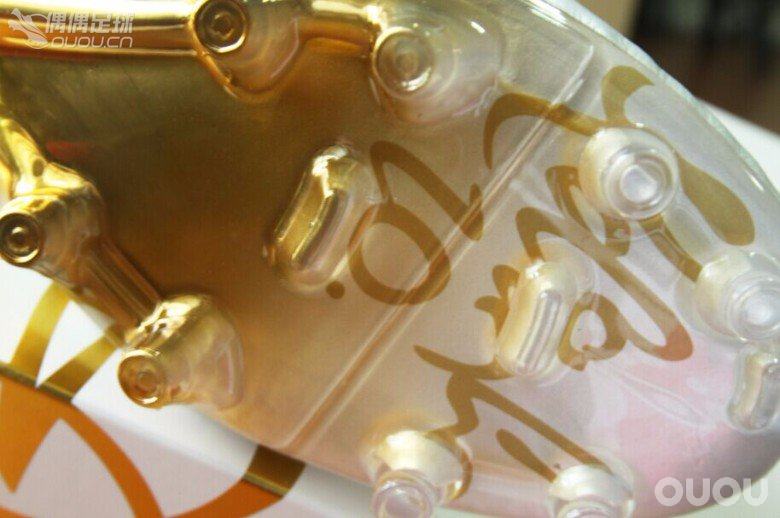 柳州首发 小罗限量白金战靴  RONALDINHO TOUCH OF GOLD