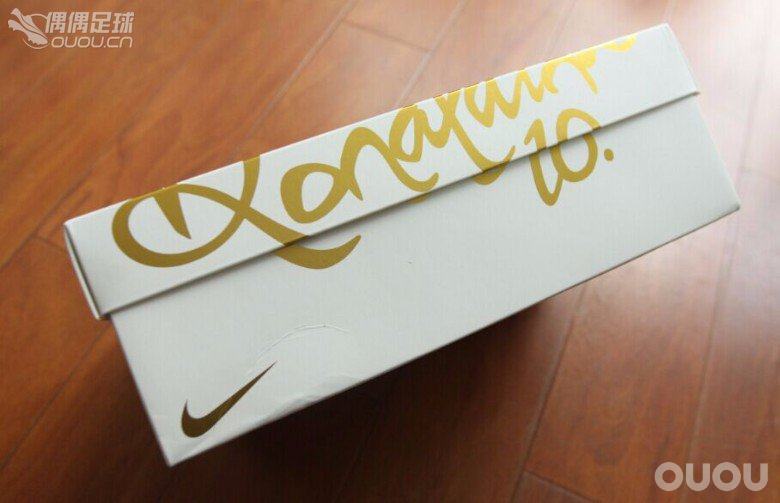 柳州首发 小罗限量白金战靴  RONALDINHO TOUCH OF GOLD