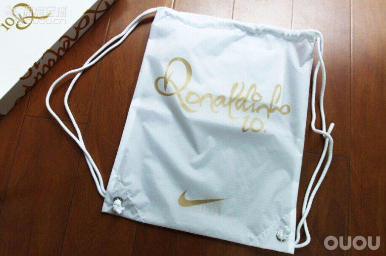 柳州首发 小罗限量白金战靴  RONALDINHO TOUCH OF GOLD