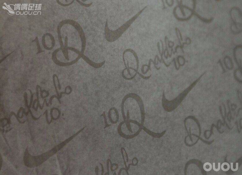 柳州首发 小罗限量白金战靴  RONALDINHO TOUCH OF GOLD