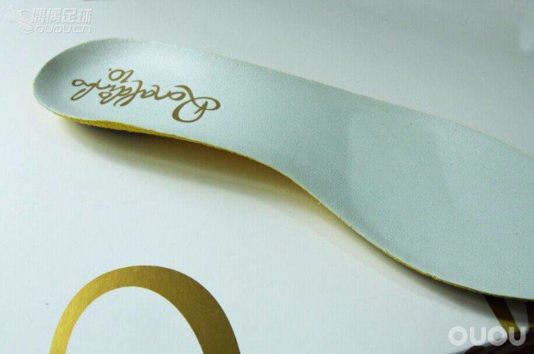 柳州首发 小罗限量白金战靴  RONALDINHO TOUCH OF GOLD