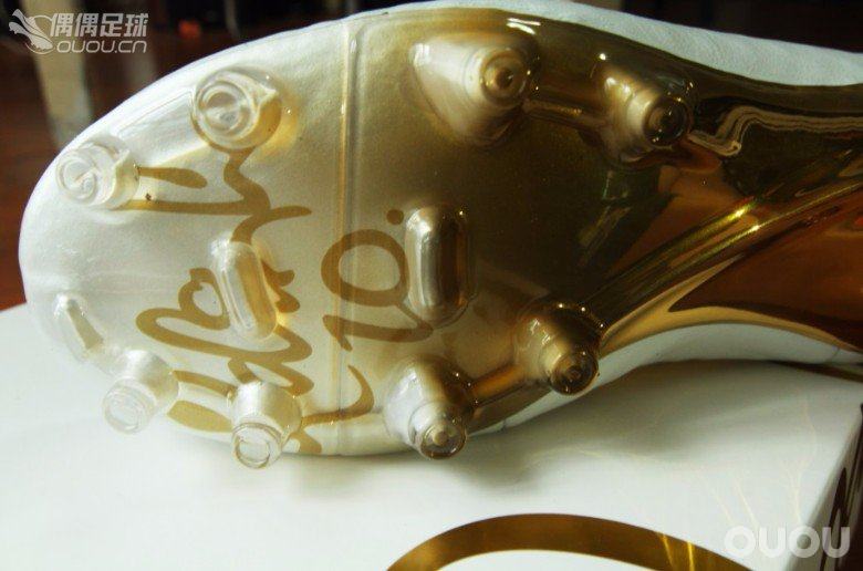 柳州首发 小罗限量白金战靴  RONALDINHO TOUCH OF GOLD