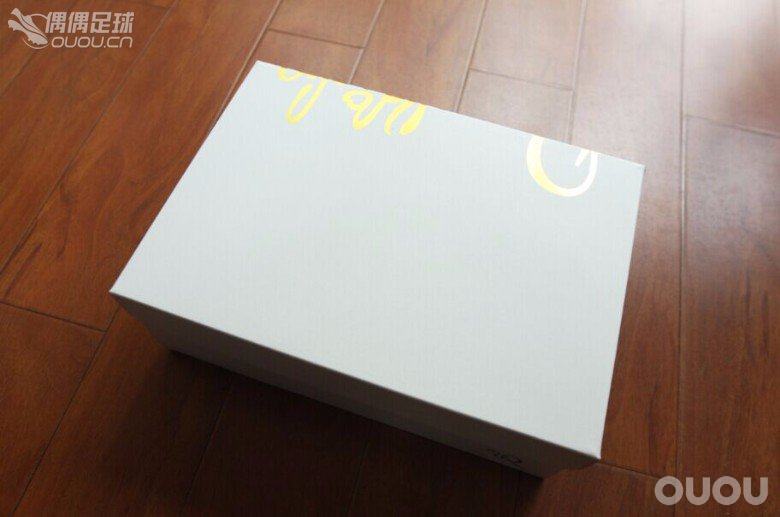 柳州首发 小罗限量白金战靴  RONALDINHO TOUCH OF GOLD