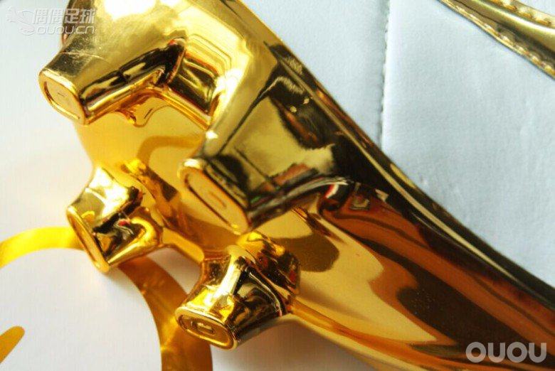 柳州首发 小罗限量白金战靴  RONALDINHO TOUCH OF GOLD