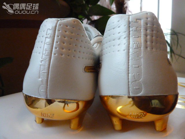 “TOUCH OF GOD”小罗r10 限量