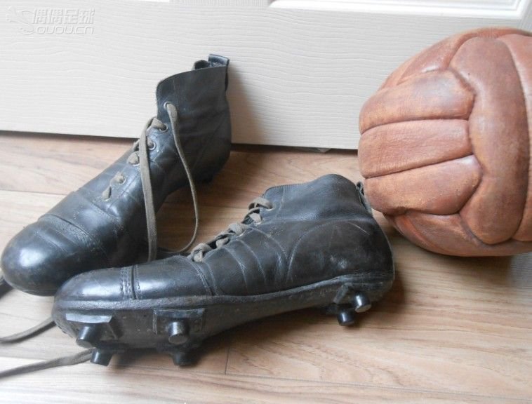 【70年前的顶级“狂战士”战靴? 】一双比adidas更古老的英国产全手工足球鞋