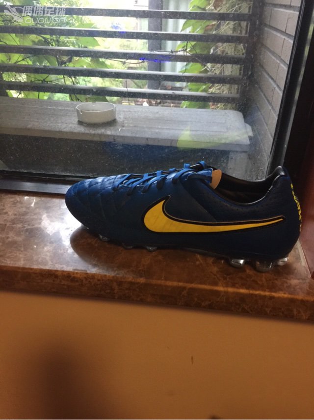 有天要是不踢球了,生活就完了。