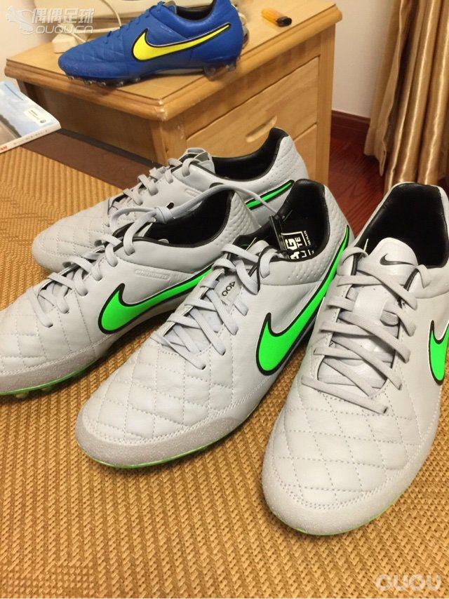 有天要是不踢球了,生活就完了。