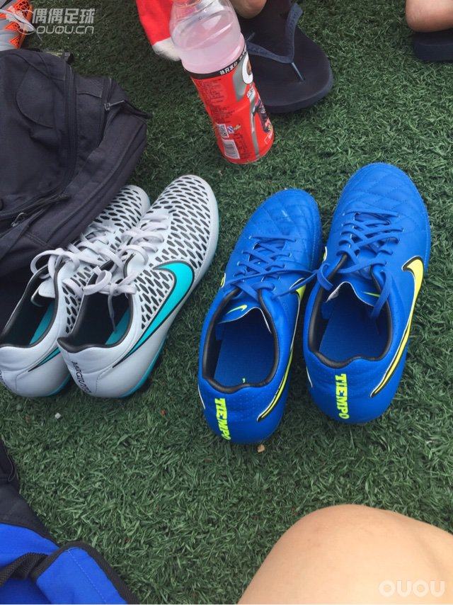 有天要是不踢球了,生活就完了。