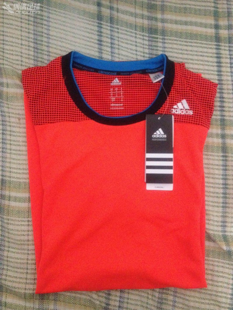 adidas的训练球衣