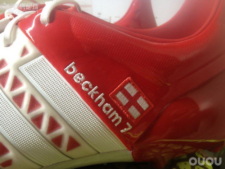 去北京mi了一双ace 15.1 混钉足球鞋