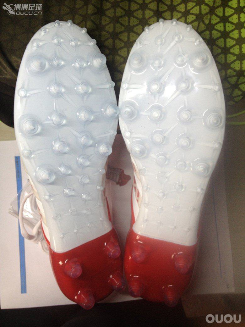 去北京mi了一双ace 15.1 混钉足球鞋