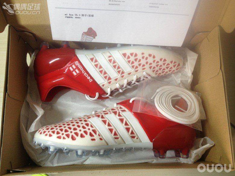 去北京mi了一双ace 15.1 混钉足球鞋